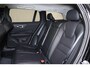 Volvo V60 T6 Recharge AWD Plus Dark - IntelliSafe Assist & Surround - 360º Camera - Harman/Kardon audio - Adaptieve LED koplampen - Verwarmde voorstoelen, stuur & achterbank - Parkeersensoren voor & achter - Elektr. bedienb. voorstoelen met geheugen - Extra getint glas - 19' LMV