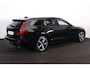 Volvo V60 T6 Recharge AWD Plus Dark - IntelliSafe Assist & Surround - 360º Camera - Harman/Kardon audio - Adaptieve LED koplampen - Verwarmde voorstoelen, stuur & achterbank - Parkeersensoren voor & achter - Elektr. bedienb. voorstoelen met geheugen - Extra getint glas - 19' LMV