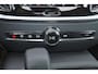 Volvo V60 T6 Recharge AWD Plus Dark - IntelliSafe Assist & Surround - 360º Camera - Harman/Kardon audio - Adaptieve LED koplampen - Verwarmde voorstoelen, stuur & achterbank - Parkeersensoren voor & achter - Elektr. bedienb. voorstoelen met geheugen - Extra getint glas - 19' LMV