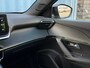 Peugeot 2008 1.2 PureTech GT-Line Adeptieve cruise control | voor en achter parkeersensoren | Achteruirijcamera | Elektrische handrem | Fabrieks navigatie