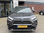 Toyota RAV4 2.5 PHEV AWD Bi-Tone Plus PANO STOELVERWARMING-VENTILATIE VOOR+ACHTER TREKHAAK JBL-AUDIO APPLE/ANDROID 4S-BANDEN 360 CAMERA PARK-SENSOREN
