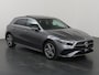 Mercedes-Benz A-klasse 250e Business Solution AMG | Panoramaschuifdak | Premium Plus | Head-up display | Dodehoekassistent |
