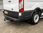 Ford Transit 350 2.2 TDCI L2H2 Werkplaats inrichting Omvormer Kast Inrichting Servicewagen Trekhaak 2800kg Trekgewicht Airco Werkplaats Sortimo inrichting Euro 6 Bpm vrij voor particulier gebruik !!