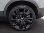 Volvo XC40 Recharge P8 AWD R Design | Trekhaak | Leder/Alcantara | Stoel & stuurverwarming | Keyless | Navigatie | Adaptive cruise | Carplay | Full LED