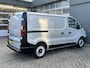 Renault Trafic 1.6 dCi L1H1 BTW en BPM VRIJ!! Airco Cruise controle 3-Persoons Telefoonverbinding Parkeersensoren achter 1e eigenaar Euro 6 Dealer onderhouden Ex overheid