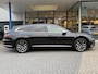 Volkswagen Arteon Shooting Brake 1.4 TSI eHybrid Elegance Business+ | Wegklapbare Trekhaak | Stoelverwarming | Stuurwielverwarming | Camera | Side Assist | Comfort stoelen elektrisch verstelbaar