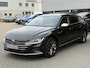 Volkswagen Arteon Shooting Brake 1.4 TSI eHybrid Elegance Business+ | Wegklapbare Trekhaak | Stoelverwarming | Stuurwielverwarming | Camera | Side Assist | Comfort stoelen elektrisch verstelbaar