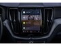 Volvo XC60 2.0 T6 Plug-in hybrid AWD Plus Black Edition | Adaptieve Cruise Control | Donker Glas | Panoramadak | Stoel en Stuurverwarming | Dodehoek Detectie | 21" |