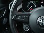 Alfa Romeo Giulia 2.0 Turbo 280 PK Competizione Q4 AWD | Pano | Veloce | 19"