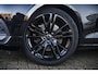 Volvo V60 2.0 B3 Essential Edition | Sport Pack | 19" Black Edition Velgen | Leder | Adaptieve Cruise Control | Stoelverwarming | Park Assist |