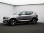 Volvo XC40 2.0 B4 Plus Dark / Trekhaak / Harman Kardon / Stoel+Stuurverwarming / Elektrische Stoelen / Adaptive Cruise / Keyless / BLIS /