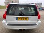 Volvo V70 2.4 in automaat met leer en trekhaak en airco en cruise controle en goed onderhouden