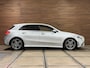Mercedes-Benz A-klasse 200 Business Solution AMG | LED | 18' inch | Sportstoelen | Parkeerassistent | Navigatie | NAP