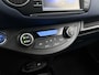 Toyota Yaris 1.5 Hybrid Premium Bi-Tone | Stoelverwarming | Navigatie | Climate Control | Safety Sense | Camera |