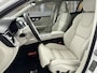 Volvo V60 B4 Plus Dark | 19" | Panoramadak | Full LED | Getint Glas | Elektr. verst. Stoelen | Adaptieve Cruise | BLIS | Stoel/Stuur/Achterbankverwarming