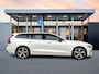 Volvo V60 B4 Plus Dark | 19" | Panoramadak | Full LED | Getint Glas | Elektr. verst. Stoelen | Adaptieve Cruise | BLIS | Stoel/Stuur/Achterbankverwarming