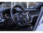 Volvo XC60 2.0 T8 392PK Plug-in hybrid AWD R-Design*Perfect Volvo Onderh.*B&W!/Pano/Sport Leder/Stoelverw.V+A/Stuurverw./ACC/Pilot ass./360 Camera/Memorie/BLIS/Parkeersens.V+A/21 inch LM*