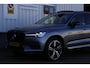 Volvo XC60 2.0 T8 392PK Plug-in hybrid AWD R-Design*Perfect Volvo Onderh.*B&W!/Pano/Sport Leder/Stoelverw.V+A/Stuurverw./ACC/Pilot ass./360 Camera/Memorie/BLIS/Parkeersens.V+A/21 inch LM*