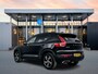 Volvo XC40 T4 R-Design | 18" | Leder/Nubuck | Trekhaak | Keyless | Parkeerverwarming | Stoel/Stuur/Achterbankverwarming | Keyless | Parkeercamera | Navigatie | Getint Glas