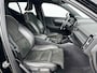 Volvo XC40 T4 R-Design | 18" | Leder/Nubuck | Trekhaak | Keyless | Parkeerverwarming | Stoel/Stuur/Achterbankverwarming | Keyless | Parkeercamera | Navigatie | Getint Glas