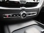 Volvo XC60 B4 D Geartronic Momentum Pro | LEER | CAMERA | STOEL-STUURWIELVERWARMING | GOOGLE NAVIGATIE