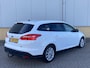 Ford Focus 1.0 125PK Automaat Titanium Wagon Trekhaak, navigatie, winterpakket, privacy glass