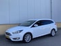 Ford Focus 1.0 125PK Automaat Titanium Wagon Trekhaak, navigatie, winterpakket, privacy glass