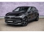 Volvo EX30 Cross Country Twin Motor Performance AWD 69 kWh Ultra | Trekhaak | Adaptieve Cruise | Stoel-/Stuurverwarming | Keyless | 360 Camera | Panoramadak | Elektr. Stoelen | Harman Kardon Audio | Elek. Achterklep | Getint Glas |