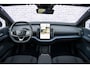 Volvo EX30 Cross Country Twin Motor Performance Ultra 69 kWh | Trekhaak | 4x4 | Adaptieve Cruise | Stoel-/Stuurverwarming | Keyless | 360 Camera | Panoramadak | Elektr. Stoelen | Harman Kardon Audio | Elek. Achterklep | Getint Glas |
