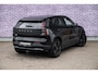 Volvo EX30 Cross Country Twin Motor Performance AWD 69 kWh Ultra | Trekhaak | Adaptieve Cruise | Stoel-/Stuurverwarming | Keyless | 360 Camera | Panoramadak | Elektr. Stoelen | Harman Kardon Audio | Elek. Achterklep | Getint Glas |