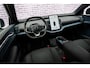 Volvo EX30 Cross Country Twin Motor Performance AWD 69 kWh Ultra | Trekhaak | Adaptieve Cruise | Stoel-/Stuurverwarming | Keyless | 360 Camera | Panoramadak | Elektr. Stoelen | Harman Kardon Audio | Elek. Achterklep | Getint Glas |
