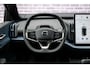 Volvo EX30 Cross Country Twin Motor Performance AWD 69 kWh Ultra | Trekhaak | Adaptieve Cruise | Stoel-/Stuurverwarming | Keyless | 360 Camera | Panoramadak | Elektr. Stoelen | Harman Kardon Audio | Elek. Achterklep | Getint Glas |
