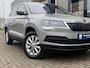Skoda Karoq 1.5 TSI ACT Business Edition / Automaat / NL-Auto / Dealer-Onderhouden / 1e-Eigenaar / Stoelverwarming / Stuurverwarming / Elektr.-Uitklapbare Trekhaak / Adaptieve Cruise-Control / Climate-Control / Apple-Carplay & Android-Auto / DAB Radio-Bluetooth / Navi / PDC-Achter / 16'' LMV / All-Season / ENZ.