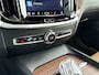 Volvo V60 Cross Country B5 AWD Ultimate | 20" | Geventileerd Nappa | Massagestoelen | Bowers & Wilkins | Exterior Styling Pack | Head-up | Panoramadak | 360 Camera | Full LED | Stoel/Stuur/Achterbankverwarming