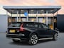 Volvo V60 Cross Country B5 AWD Ultimate | 20" | Geventileerd Nappa | Massagestoelen | Bowers & Wilkins | Exterior Styling Pack | Head-up | Panoramadak | 360 Camera | Full LED | Stoel/Stuur/Achterbankverwarming