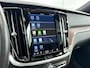 Volvo V60 Cross Country B5 AWD Ultimate | 20" | Geventileerd Nappa | Massagestoelen | Bowers & Wilkins | Exterior Styling Pack | Head-up | Panoramadak | 360 Camera | Full LED | Stoel/Stuur/Achterbankverwarming