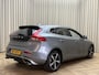 Volvo V40 2.0 T4 Business Sport 191 PK R-Design / Gereviseerde Automaat / Panoramadak / Nieuwe Turbo / Leder / LED / Stoelverwarming / Camera / Cruise / Navigatie / 17'' LMV / Org.NL!