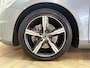 Volvo V40 2.0 T4 Business Sport 191 PK R-Design / Gereviseerde Automaat / Panoramadak / Nieuwe Turbo / Leder / LED / Stoelverwarming / Camera / Cruise / Navigatie / 17'' LMV / Org.NL!