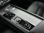 Volvo XC60 T6 Recharge Essential Edition | 18" | Leder | Stoel/Stuurverwarming | BLIS | Geintegreerde Kinderzitjes | Panoramadak | Parkeercamera | Park Assist V+A | Google Navigatie |