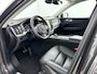 Volvo XC60 T6 Recharge Essential Edition | 18" | Leder | Stoel/Stuurverwarming | BLIS | Geintegreerde Kinderzitjes | Panoramadak | Parkeercamera | Park Assist V+A | Google Navigatie |