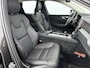 Volvo XC60 T6 Recharge Essential Edition | 18" | Leder | Stoel/Stuurverwarming | BLIS | Geintegreerde Kinderzitjes | Panoramadak | Parkeercamera | Park Assist V+A | Google Navigatie |