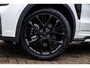 Lynk & Co 01 1.5 More | Adaptieve Cruise Control | Dodehoekdetectie | Panoramadak | Stoelverwarming | Stuurverwarming | Infinity Premium Audio Systeem| Apple Carplay/Android Auto | 360 graden Camera | 15,4 inch middendisplay | Elektrisch/Schuifkanteldak | 20 inch lichtmetalen velgen | Lederen bekleding | Elektrisch bedienbare achterklep