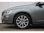 Volvo V60 T3 153PK AUT6 Polar+ Dynamic | Lederen Bekleding | Stoelverwarming | Volvo On Call | Park Assist Achter & Camera | Bi-Xenon Verlichting | Navigatie | Bluetooth Telefonie&Audio | Cruise Control | *Topconditie*