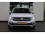 Volkswagen T-Cross 1.0 TSI Style digital cockpit pro, achteruitrijcamera, navigatie, stoelverwarming, 4 seizoenen banden, pdc voor en achter, travel assist, ACC, draadlloos carplay, spiegel pakket, dimmende binnenspiegel