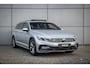 Volkswagen Passat Variant 1.5 TSI 150pk DSG R-Line Business + | Panoramadak | Matrix LED Koplampen | Voorstoelen Verwarmd