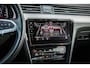 Volkswagen Passat Variant 1.5 TSI 150pk DSG R-Line Business + | Panoramadak | Matrix LED Koplampen | Voorstoelen Verwarmd