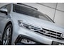 Volkswagen Passat Variant 1.5 TSI 150pk DSG R-Line Business + | Panoramadak | Matrix LED Koplampen | Voorstoelen Verwarmd