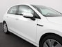 Volkswagen Golf 1.5 TSI 150pk Style | Navigatie | Climate Control | DAB | Digitale Cockpit | Keyless Start | Lichtmetalen velgen 17" | Parkeer Sensoren | Stoelverwarming
