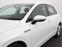 Volkswagen Golf 1.5 TSI 150pk Style | Navigatie | Climate Control | DAB | Digitale Cockpit | Keyless Start | Lichtmetalen velgen 17" | Parkeer Sensoren | Stoelverwarming