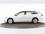 Volkswagen Golf Variant 1.0 eTSI 110pk DSG Life · Camera · Elek.Trekhaak · Apple/Android Car Play · Navigatie · Sfeerverlichtiing · 16'' Inch · Garantie t/m 08-06-2027 of 100.000km